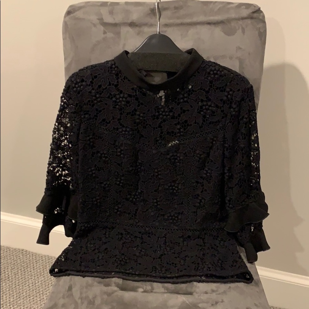 Black lace 3/4 sleeve top